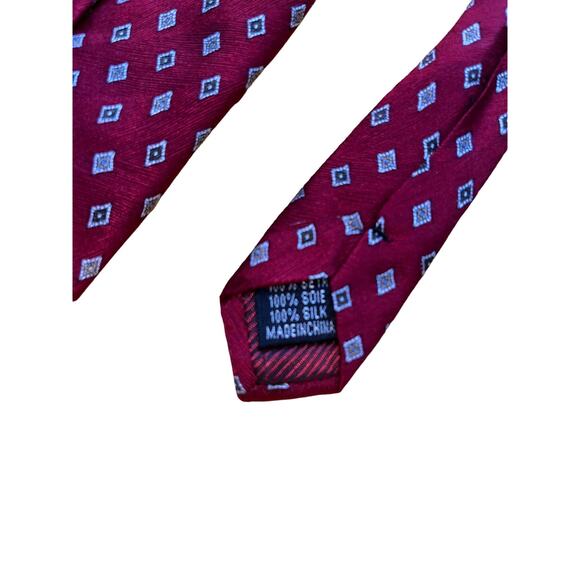 Alexander Lloyd 100% Silk Red Tie - Picture 3 of 3